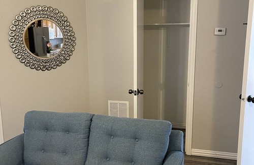 Wylie House | Cheerful home in downtown Wylie
