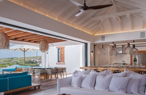 Anse du Grand Cul-de-Sac Villa | Chef included by Fantasia Villas: Villa Hemingway