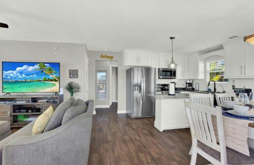 Surfside Beach House | Chelle Cabana