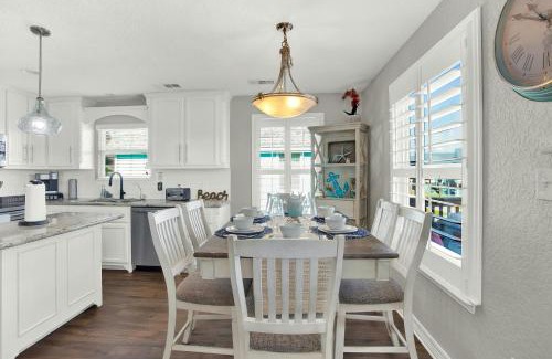 Surfside Beach House | Chelle Cabana