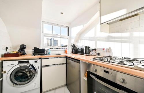 Royal Borough of Kensington and Chelsea Apartment | Chelsea Loft - Stylish Sanctuary