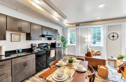 Ypsilanti Apartment | Chelsea Place: Premier Modern Downtown 2BR Loft