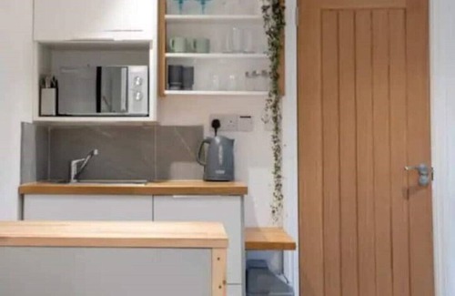 Cheltenham House | Cheltenham Races Home with Hot-Tub