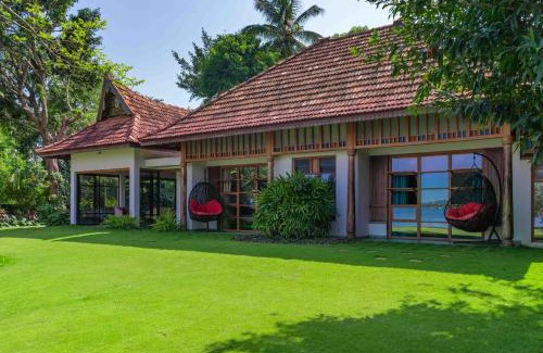 Kumbalam Villa | Cheppanam House by VEO - Part of StayVista