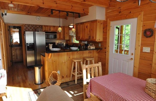 Qualla Cabin | Cherokee Ridge Retreat