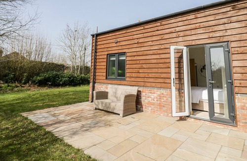 Billingsley Cottage | CHERRY BLOSSOM BARN, family friendly, with a garden in Alveley