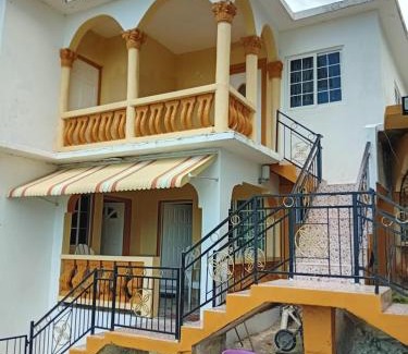 Whitehouse House | Cherry's Homestay