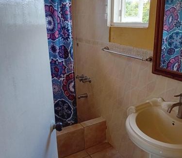 Whitehouse House | Cherry's Homestay