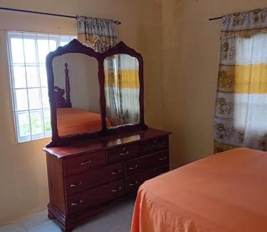 Whitehouse House | Cherry's Homestay