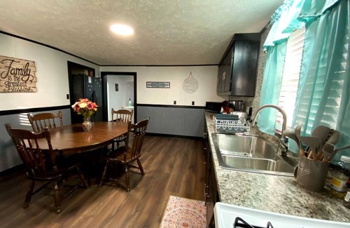 Coudersport House | Cherry Springs Stargazer: Celestial Escape Awaits! l Sleep 6