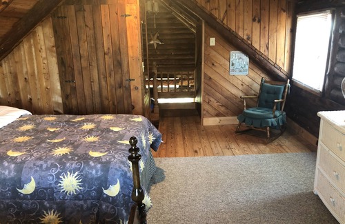 Onemo Cabin | Chesapeake Bay Secluded Waterfront Log Cabin