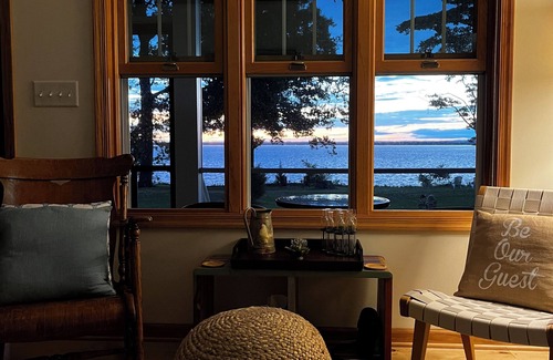 Earlville House | Chesapeake Bay Waterfront Cottage. Comforts of home with unobstructed water view
