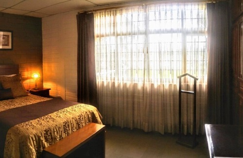 Tababela House | Chesters B&B