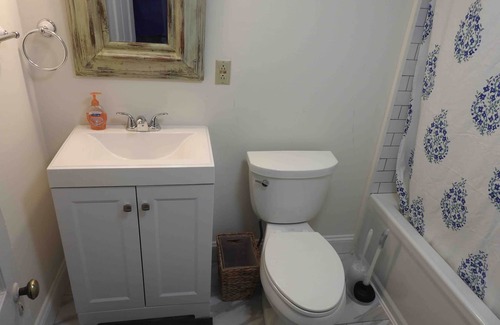 Chestertown House | Chestertown's Pet-Friendly Little Red Cottage