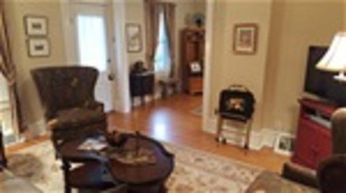 Downtown House | Chestnut Cottage LLC