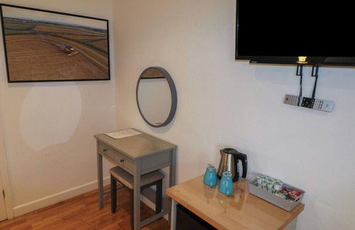 Cowbridge Cottage | CHESTNUT, romantic, country holiday cottage in Cowbridge