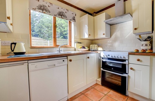Bungay House | Chestnut Tree Barns - Seven Bedroom House, Sleeps 14