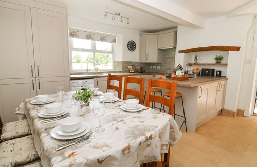 York Cottage | CHESTNUTS AT YOULTON LODGE, family friendly in Tollerton