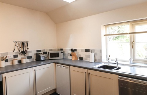 Duffield Cottage | CHESTNUTS BARN, pet friendly, with a garden in Holbrook, Derbyshire