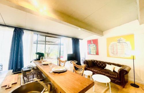 Costieres Apartment | CHEZ BABOU studio d'artistes avec piscine, parking