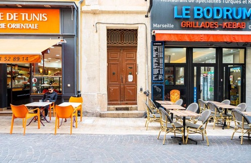 Noailles Apartment | 'Chez César' Cosy studio located in the heart of the city, close to the Old Port