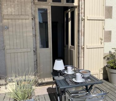 Cour-Cheverny House | Chez Chris