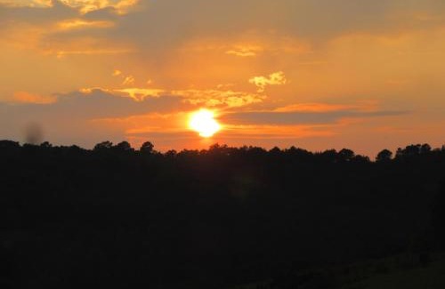 Leguillac-de-l'Auche House | Chez "hygge en périgord", gîtes climatisés à la campagne avec piscine chauffée privatisée et balnéo en option ou déjà incluse- 1 gîte de 2 personnes, 1 jusqu'à 6 personnes et 1 jusqu'à 12 personnes