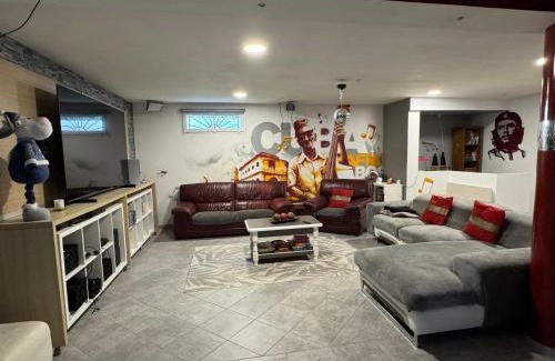Gigean Apartment | Chez Isa - avec piscine chauffée et jacuzzi