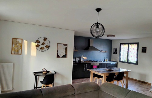 Bourg-Fidele House | Chez Juline charming single-storey house