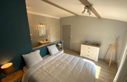 Neuville House | CHEZ LE DAMIAN