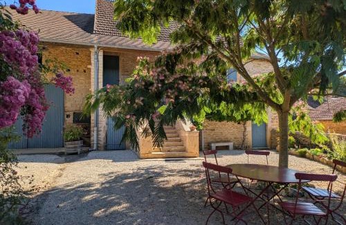 Burnand House | Chez Max et Juliette - Charmante maison familiale en bordure de forêt