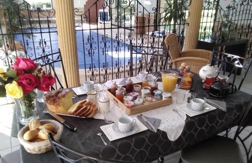 Le May-sur-Evre Bed & Breakfast | Chez Michel et Josette