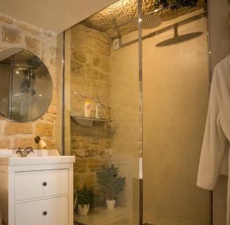 Les Patis Apartment | Chez Millouz - Triplex semi-troglodyte