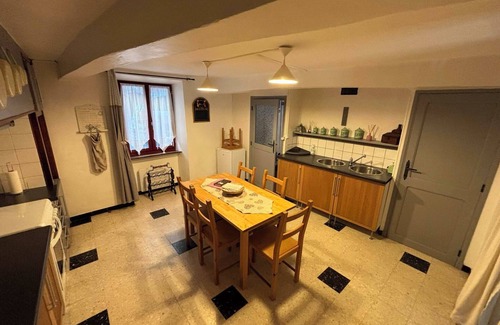 Caunes-Minervois House | Chez Nath et Oli warm house near Carcassonne