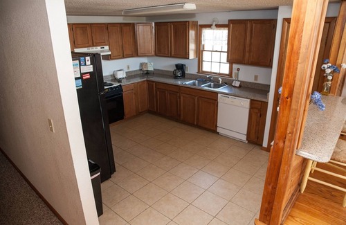 Avon House | Chez-toni 3 Bedroom Cottage by RedAwning