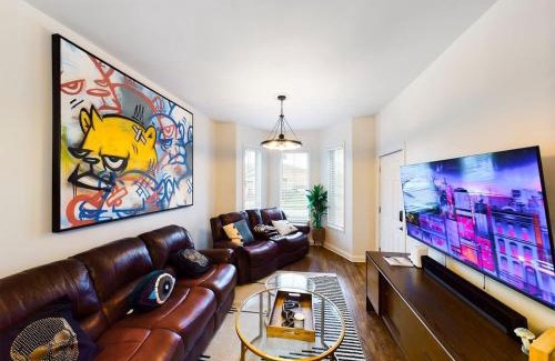 Berwyn House | Chi-Town Ultimate Hideout 1-2-3