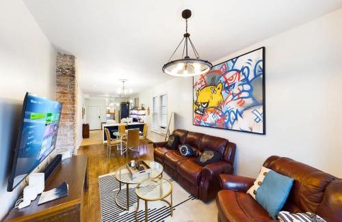 Berwyn House | Chi-Town Ultimate Hideout 1-2-3