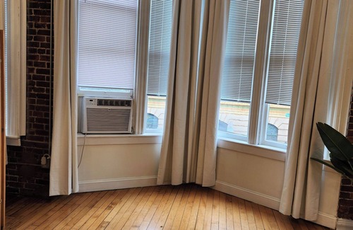 Downtown Apartment | Chic 1-bedroom apartment with WiFi, AC in phenomenal Providence