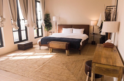 Riyadh Apartment | Chic 1-bedroom apartment with WiFi, AC. Ideal location, comforts of home.