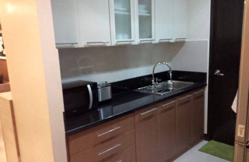 Salcedo Village Condo | Chic 1-bedroom condo in fantastic Makati City