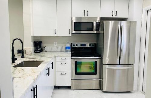 Aventura Apartment | CHIC 1BR 2BA CONDO 1 Block to Aventura Mall