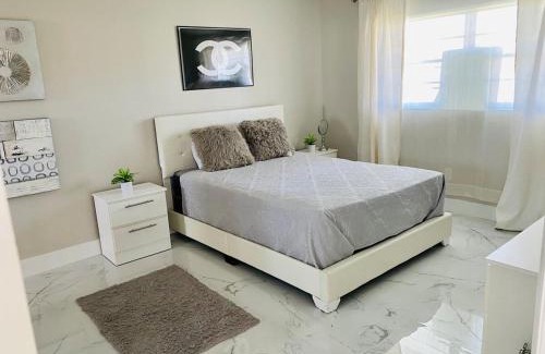 Aventura Apartment | CHIC 1BR 2BA CONDO 1 Block to Aventura Mall