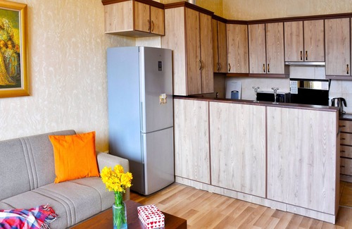 Nor-Nork Condo | Chic 1BR Cascade Views and Near Opera