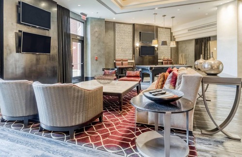 Logan Circle Apartment | Chic 1BR in DC near Metro, Gym + Rooftop Pool