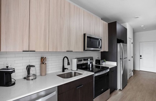 Mile Square Apartment | Chic 1BR in Indy | Walk to Mass Ave & Stadiums