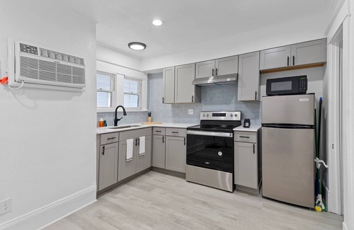 Lake Eola Heights House | Chic 1BR Orlando Rental Kitchen & Fast Wi-Fi