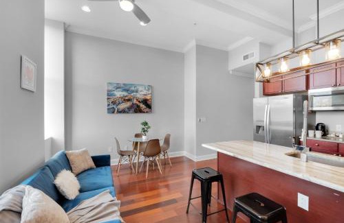 Olde Kensington Apartment | Chic 1br W Pool In Luxury Complex