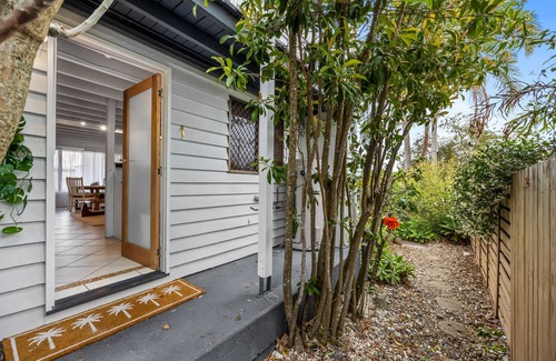 Mooloolaba House | Chic 2-Bed Cabin-Style Home by Mooloolaba Beach