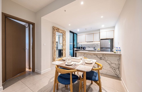 District 4 Apartment | Chic 2-bedroom apartment with Pool & Gym in enchanting Saigon