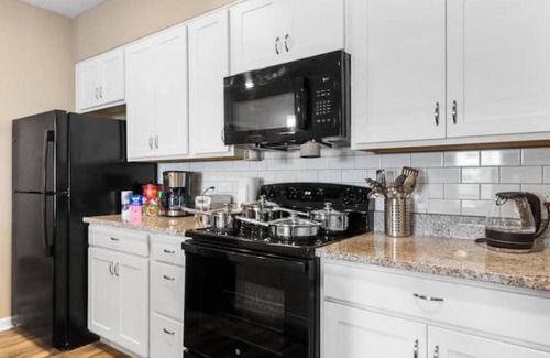 Melbourne Condo | Chic 2BR/2BA Condo: Pool & More!